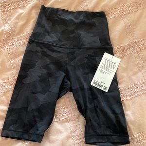 NWT Lululemon Align Camo Super High Rise 10” shorts size 4